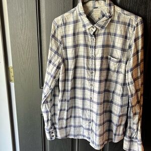 J. Crew blue & white plaid button up perfect fit top with chest pocket, large
